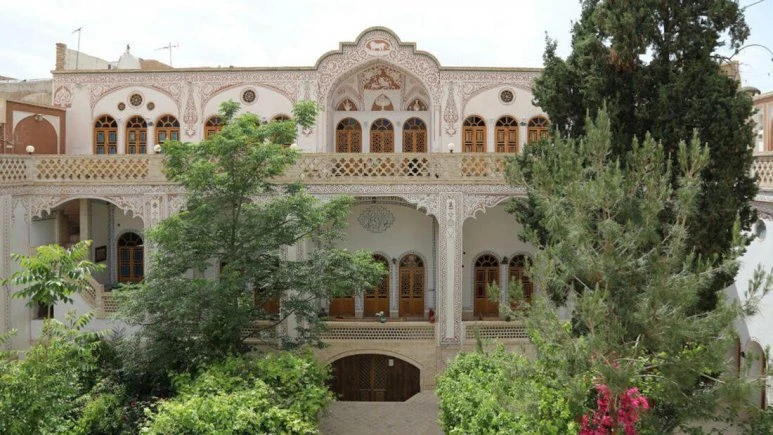 إقامة تقليدية خادمی کاشان 6