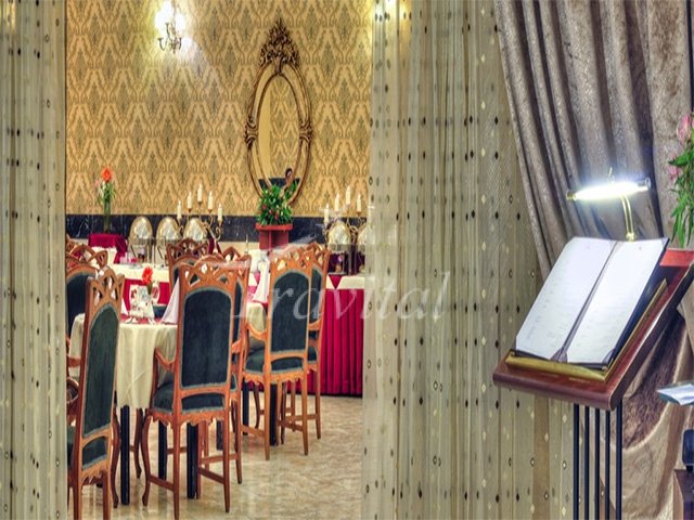 فندق أریو برزن شیراز 8